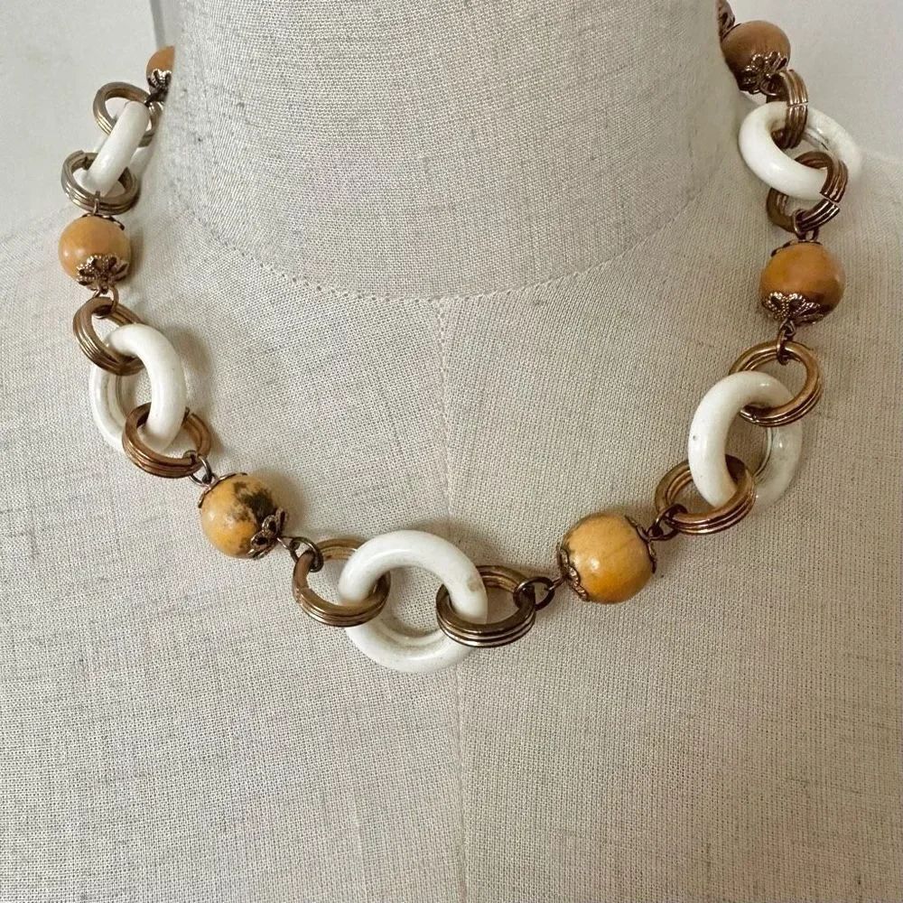 Bisou Bisou brown and white beaded necklace